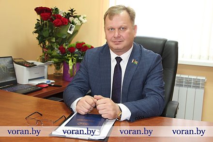 Депутат Палаты представителей Национального собрания Республики Беларусь Виталий Раковец провел прямую телефонную линию с населением и встретился с трудовым коллективом сельхозпредприятия «Элит-Агро Больтиники»