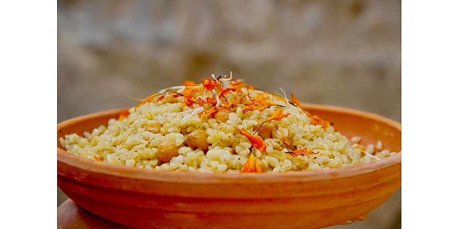 Что добавить в кашу из булгура, чтобы сделать ее еще полезнее и вкуснее? Отвечает нутрициолог