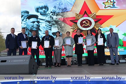 Благодарная память поколений. На главной сцене праздника подвели итоги конкурса инсталляций