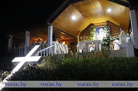 Праграма ўрачыстасцей ў дыяцэзіяльным Санктуарыі Маці Божай Каралевы Нашых Сем’яў у Тракелях 