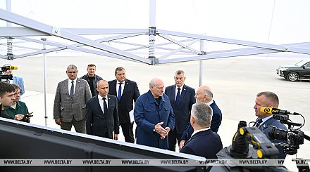 Фермерские хозяйства - в центре внимания. Александр Лукашенко совершает рабочую поездку в Житковичский район