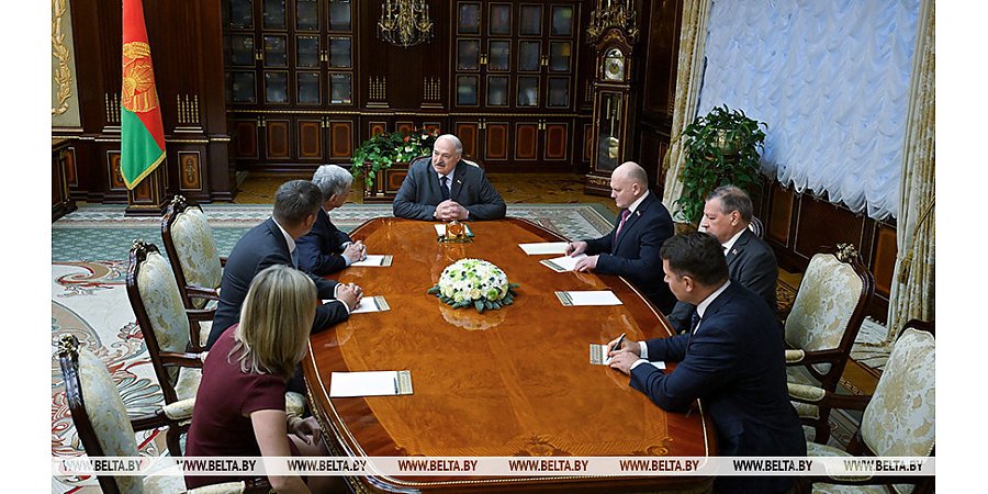 Александр Лукашенко провел встречу со спецпосланником США в Беларуси Джоном Коулом 