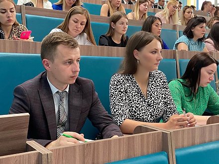 Педагог Радунской детской школы искусств принял участие в первом заседании Молодежного парламента при Национальном собрании Республики Беларусь второго созыва