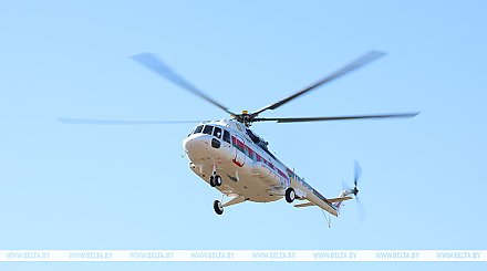 Александр Лукашенко с борта вертолета инспектировал ход посевной в Минской области