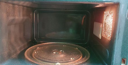 Можно ли разогревать еду в микроволновке в пластике? Ученые провели исследования