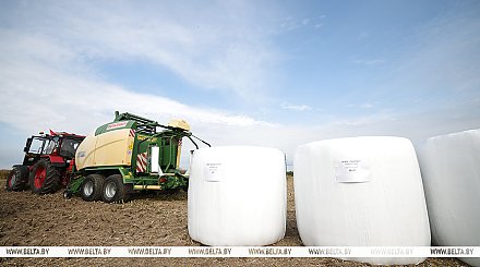 "Мы должны делать свое". Лукашенко требует осваивать собственное производство новых машин для АПК