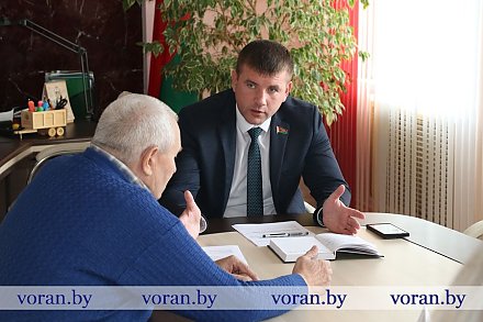 В Вороновском райисполкоме личный прием граждан провел член Совета Республики Национального собрания Республики Беларусь Дмитрий Захарчук