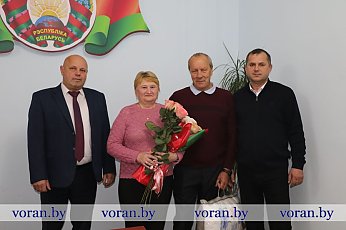 Родительский труд в почете. Районный профсоюз АПК чествовал многодетных матерей и отцов прямо на рабочих местах