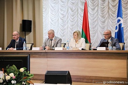 В Щучине проходит заседание временной комиссии по Году благоустройства