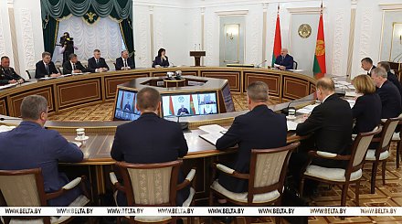 Уборочная и преодоление последствий стихии. Александр Лукашенко собрал селекторное совещание