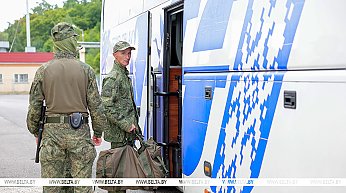 "Скорее обнять родных". Обмен военнопленными между Россией и Украиной провели на территории Беларуси