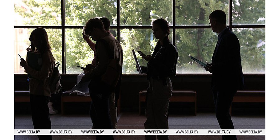 Минобразования: 8,2 тыс. выпускников колледжей смогут поступить в вуз по сокращенной программе в этом году