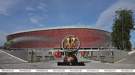 Александр Лукашенко прибыл на церемонию открытия Национального футбольного стадиона