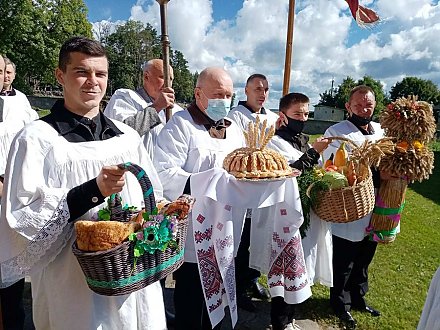 В костеле Пресвятого Сердца Иисуса в агрогородке Конвелишки в минувшее воскресенье прошел праздник урожая 