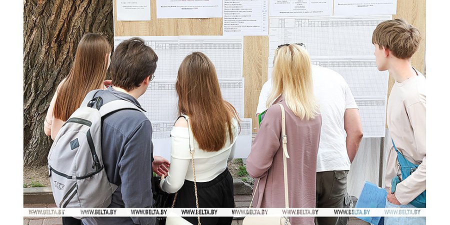 "План приема на бюджет выполнен практически на 100%". Иванец о первых итогах вступительной кампании