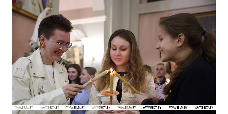 Александр Лукашенко поздравил христиан с Пасхой: осознание величия праздника преображает духовно