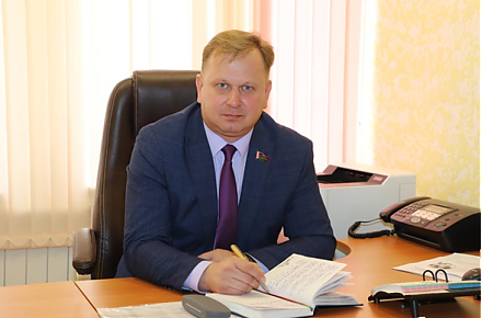 20 мая прямую линию и прием граждан проведет депутат Палаты представителей Национального собрания Республики Беларусь Виталий Николаевич Раковец