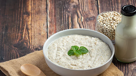 Начните день с каши на молоке: народные приметы на 19 февраля