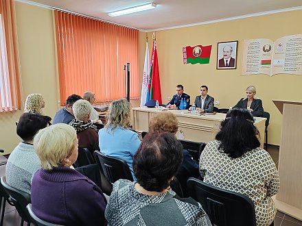 От отпуска до трудоустройства подростков: профсоюзные юристы в рамках правового приема ответили на вопросы жителей Гродненщины