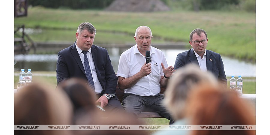"Действуют во вред своим же людям". Караев о закрытии Польшей границы с Беларусью 