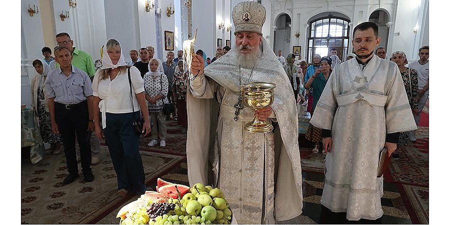 Православные верующие отмечают Преображение Господне – Яблочный Спас