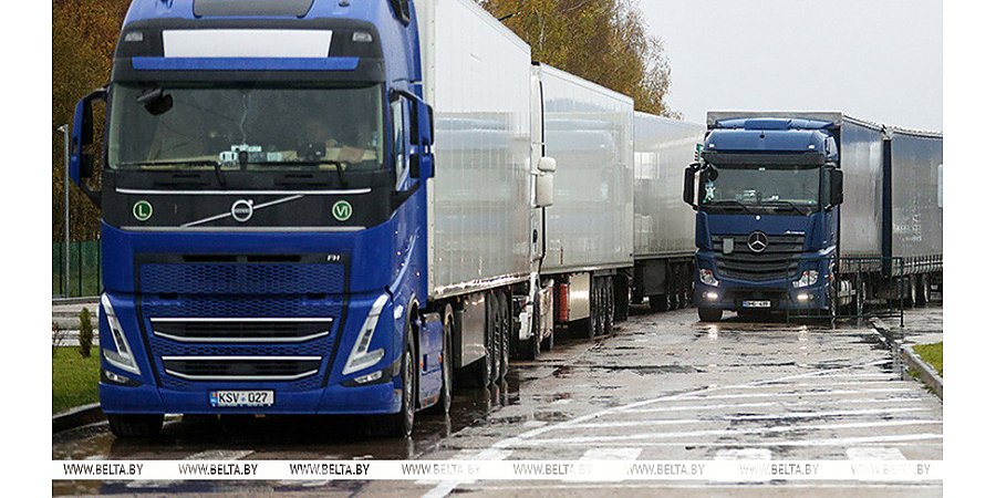 Александр Лукашенко принял решение о возможности выезда фур с литовской регистрацией