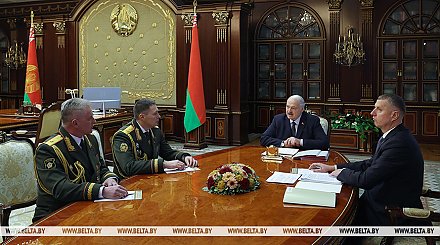 Александр Лукашенко требует усилить подготовку офицерского состава