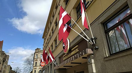 В Латвии возбудили более 65 уголовных дел за празднование Дня Победы