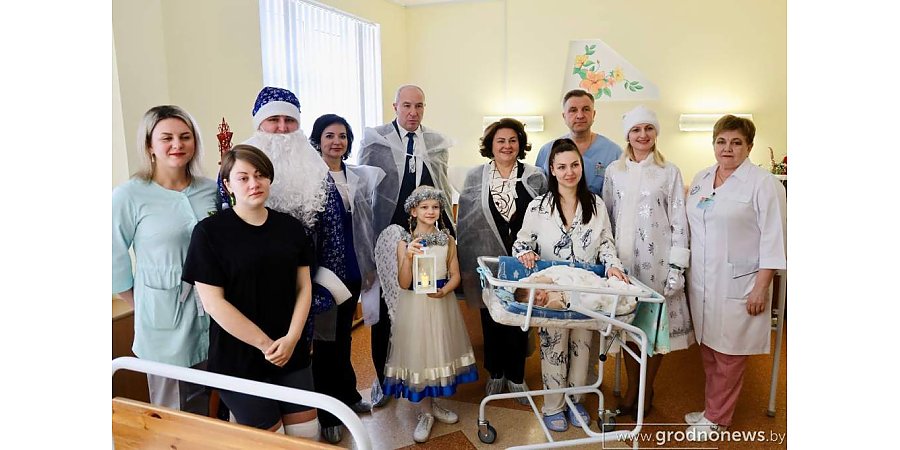 В Гродно поздравили мам, родивших детей в новогоднюю ночь