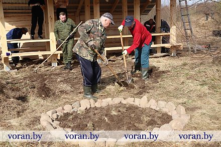 Республиканский субботник в г.п. Вороново. Смотрим как это было