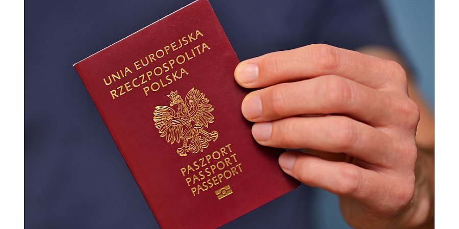 В Польше свидетельства о браке будут содержать нейтральные термины вместо слов "муж" и "жена"