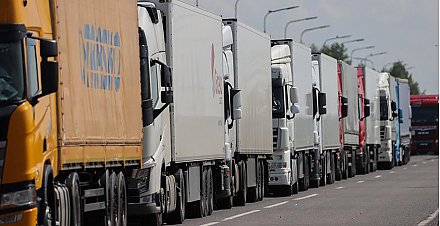 Более 1900 единиц транспорта находятся в очереди на въезд в ЕС