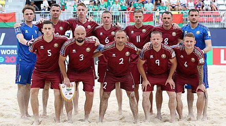 "Ваше серебро - с отливом золота!" Александр Лукашенко поздравил сборную Беларуси по пляжному футболу с серебром ЧМ