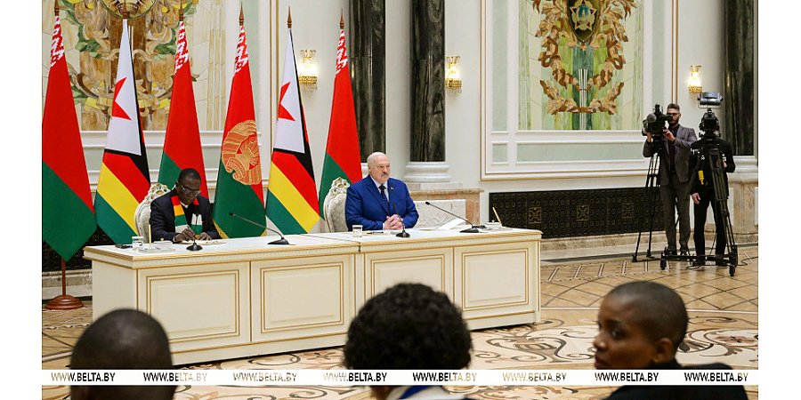 Стратегическое партнерство с Вьетнамом, новый стандарт в Африке и военные задачи с Россией. Итоги недели Президента