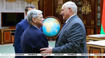 Александр Лукашенко провел встречу со спецпосланником США в Беларуси Джоном Коулом 