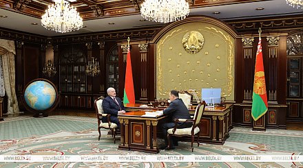Работа экономики, внешняя торговля, сельское хозяйство и кадры. Александр Лукашенко принял с докладом премьер-министра