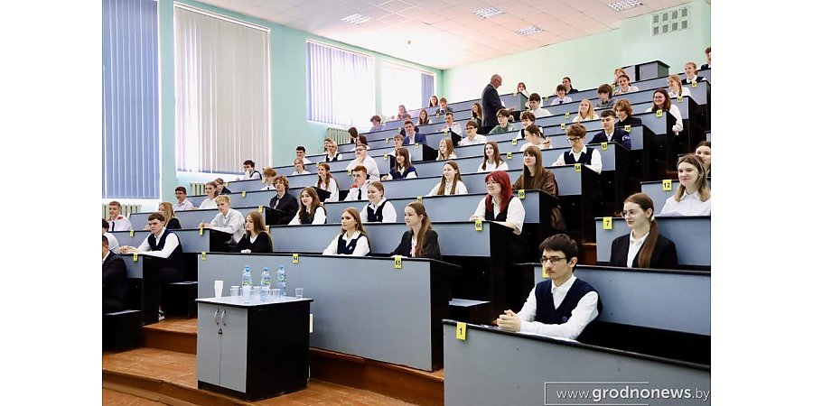 В Гродненской области более 7,1 тысячи абитуриентов сдали ЦЭ и ЦТ по государственным языкам