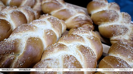 "Вы мне его больше не присылайте корзинами!" А вы знали, где пекут любимый хлеб Лукашенко 