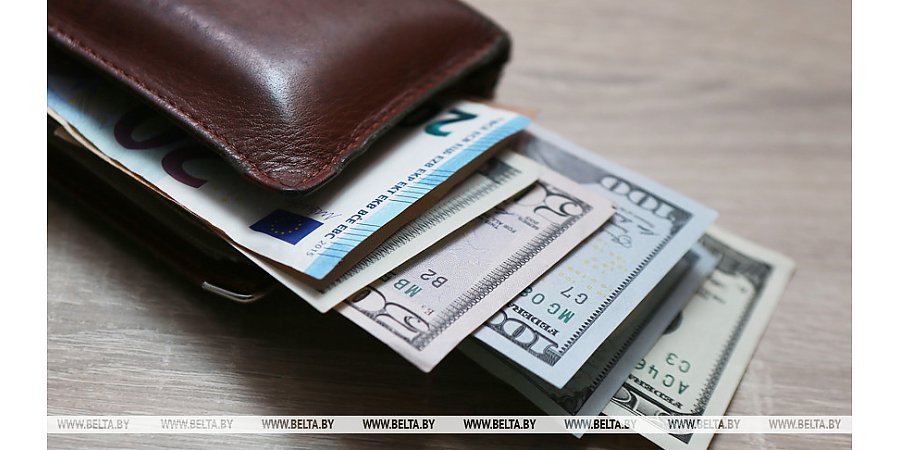 Банки начнут принимать доллары со свечением