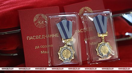 Александр Лукашенко подписал указ о награждении 72 белорусок орденом Матери