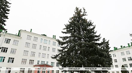 Александр Лукашенко поздравил коллектив главного военного клинического медцентра ВС с 220-летием