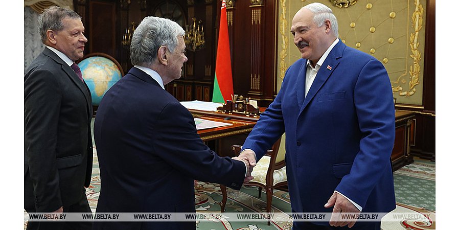 Александр Лукашенко провел встречу с представителем Президента США Джоном Коулом