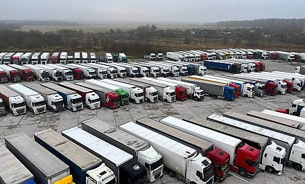 На спецплощадках размещены более 1 тысячи оставшихся в Беларуси литовских фур