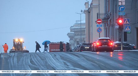 Соблюдать скоростной режим и быть осторожным. МВД напоминает правила безопасности в гололед