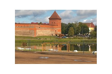 Как преображается территория возле Лидского замка?