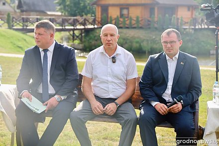 «Пешком по Гродно – мой образ жизни». Юрий Караев рассказал, как часто его узнают и обращаются с вопросами на улице