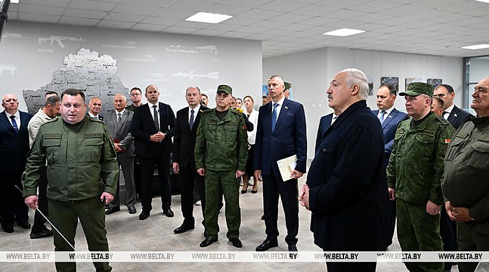 "Это основа любой армии". Александр Лукашенко посетил уникальное отечественное производство стрелкового оружия