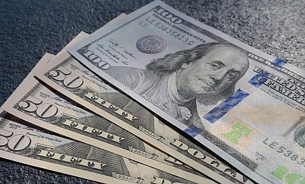 Могут ли в банке принять доллары старого образца и поврежденные купюры, разбираемся
