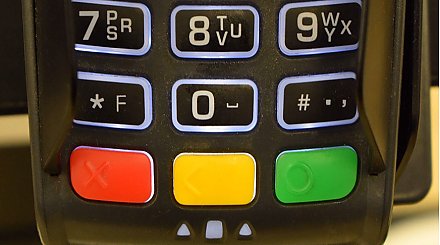 Белорусам напомнили, когда в маршрутках будут использовать платежные терминалы