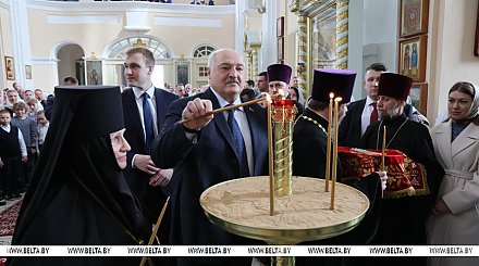 Александр Лукашенко отметил символизм того, что праздник Пасхи совпал у православных и католиков